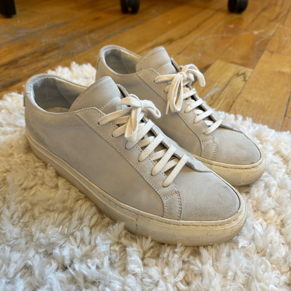 Women’s Common Projects Sneakers in Grey Suede size 37
